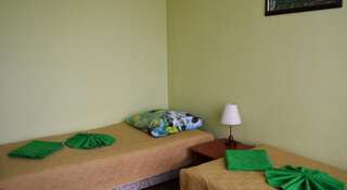 Гостиница Орбита Гатчина Двухместный номер с 2 отдельными кроватями и ванной комнатой-4